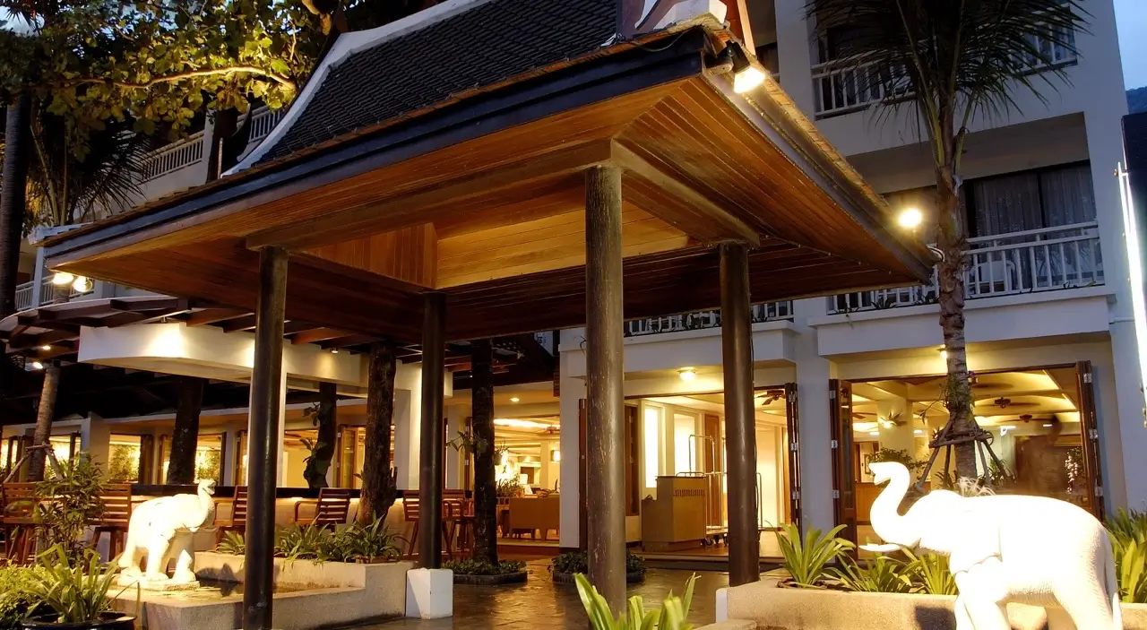 Sunset Beach Resort Phuket - 3-star recovery stay